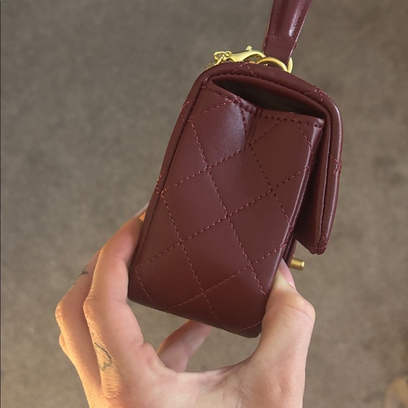 CHANEL FLAP BAG W HANDLE - Picture 5 of 15